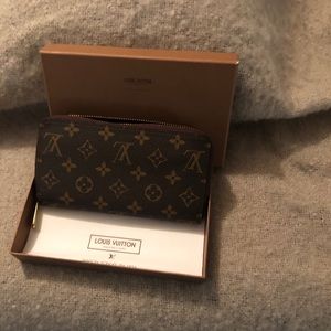 Louis Vuitton wallet. Imitation.